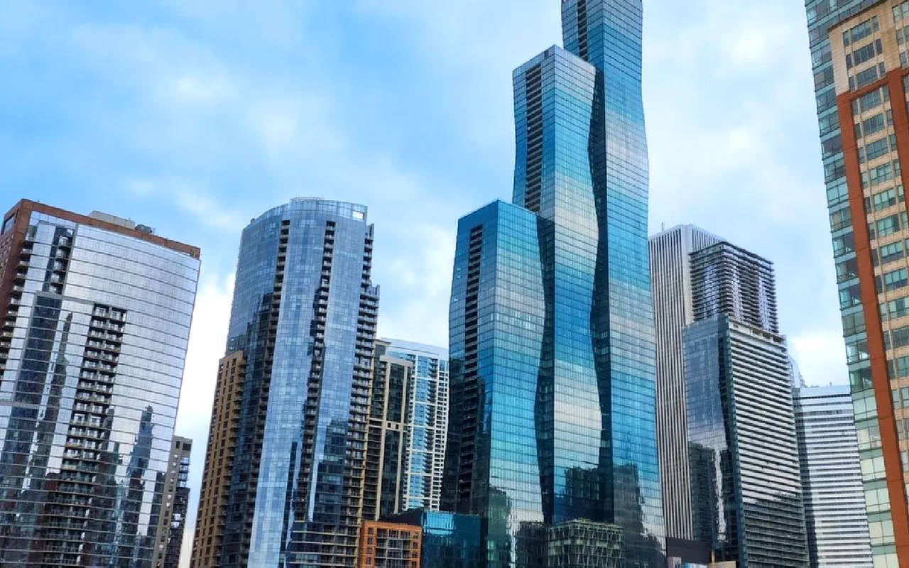 Des tours de bureaux vitrées au centre-ville